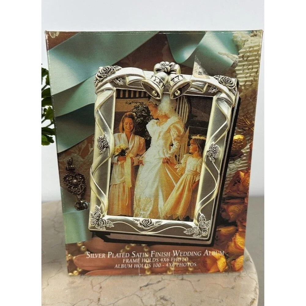 Vintage 1990’s wedding Album 4x6, new in open box